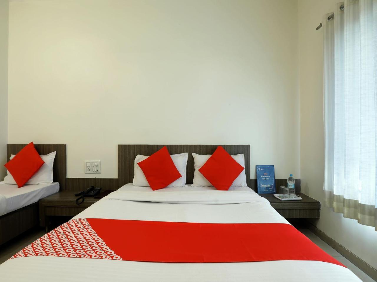Oyo 4198 Hotel Shri Sai Murli Širdi Exteriér fotografie