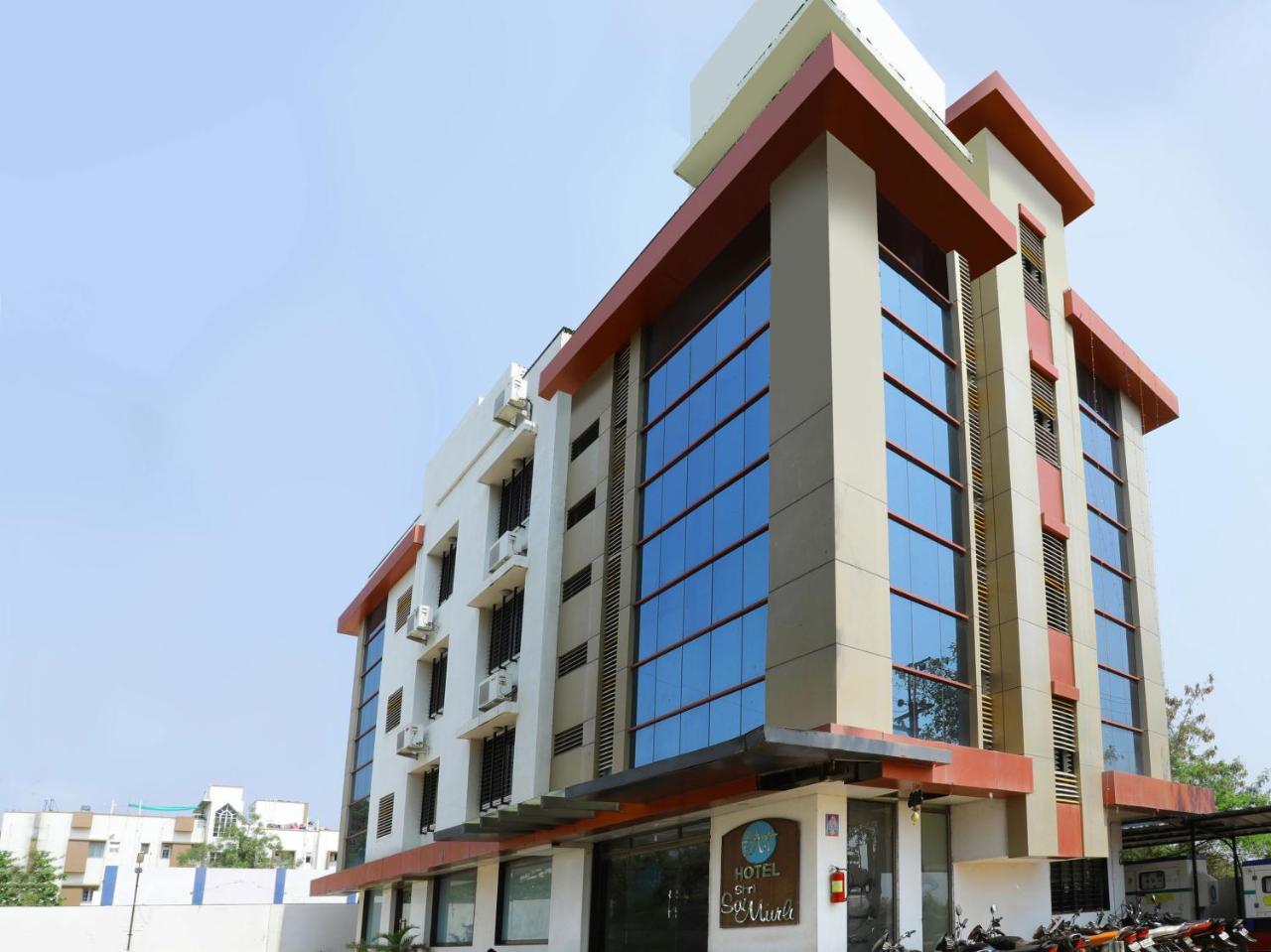 Oyo 4198 Hotel Shri Sai Murli Širdi Exteriér fotografie