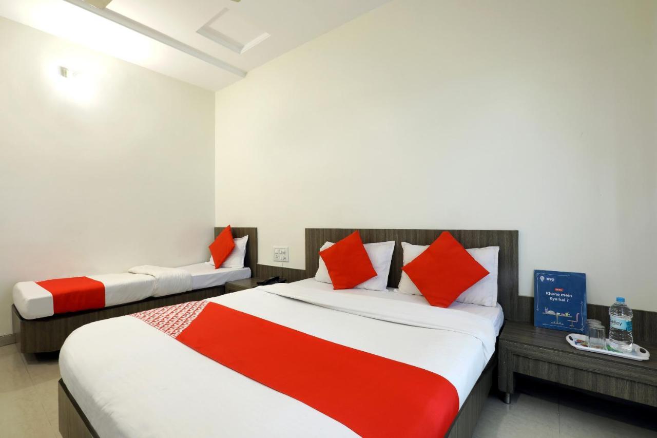 Oyo 4198 Hotel Shri Sai Murli Širdi Exteriér fotografie