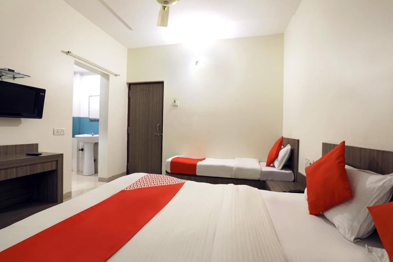 Oyo 4198 Hotel Shri Sai Murli Širdi Exteriér fotografie